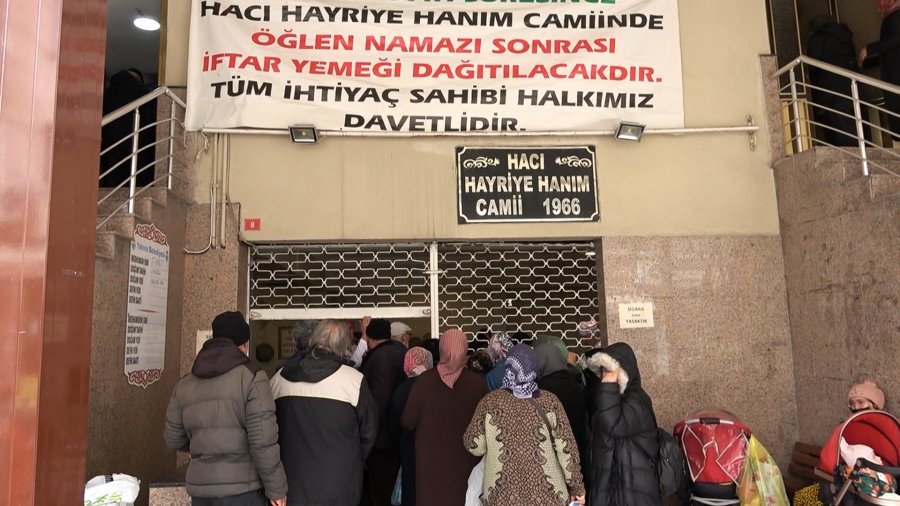 34 yıldır vasiyet üzerine iftar yemeği dağıtıyorlar