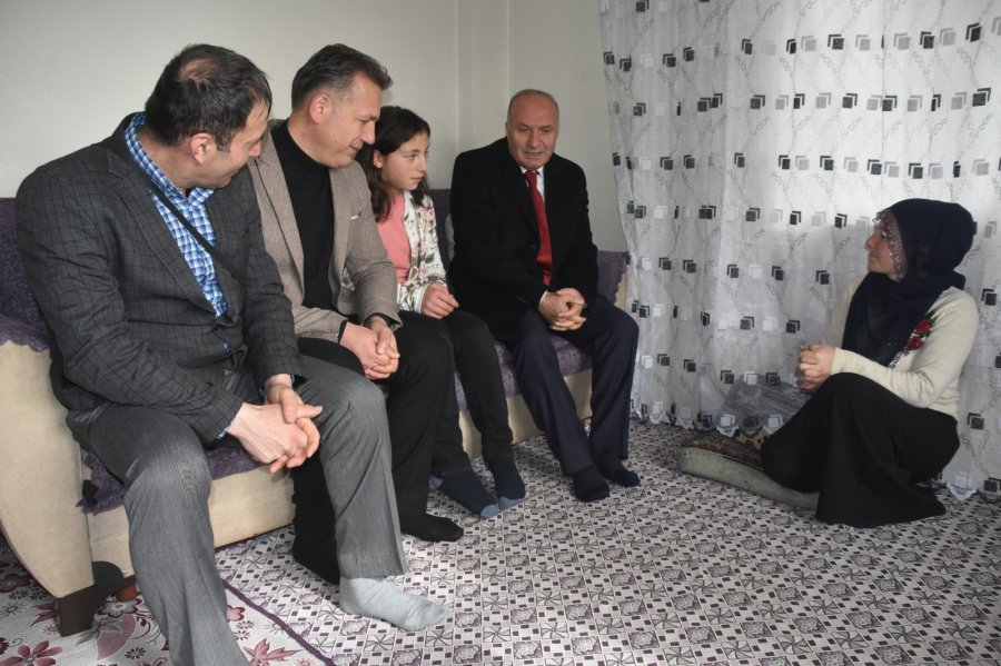 Bitlis’te ikna edilen bin 41 öğrenci okula kazandırıldı