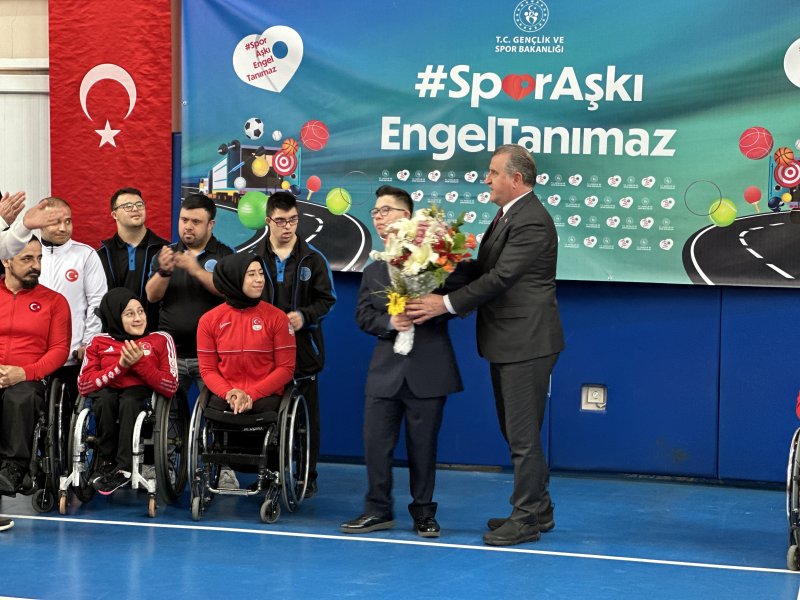 Gençlik ve Spor Bakanı Bak: 