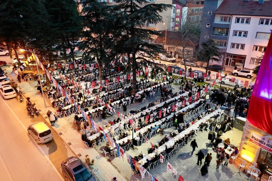 MHP Söğüt'te vatandaşları iftarda buluşturdu