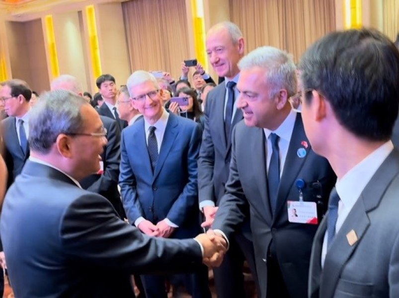TFI TAB Gıda Yatırımları CEO'su Korhan Kurdoğlu Çin Halk Cumhuriyeti Başbakanı ile görüştü